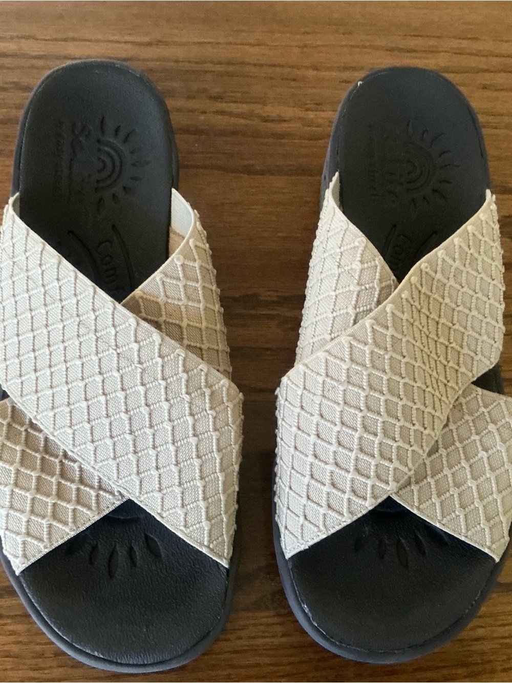 Easy Street So Lite Tan Slide Sandals - Size 8.5